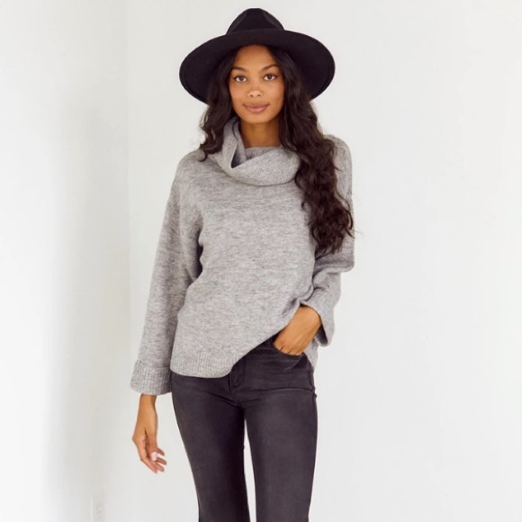 fab'rik Sweaters - Grey Vannoy Cowl Neck oversized comfy Sweater NWT